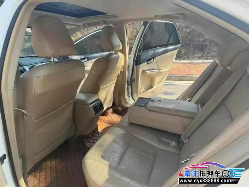 13年丰田凯美瑞轿车抵押车出售