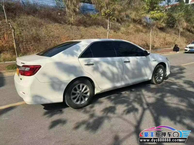 13年丰田凯美瑞轿车抵押车出售