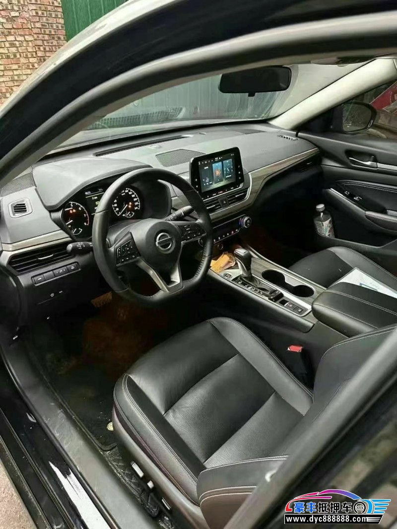 23年日产天籁轿车抵押车出售