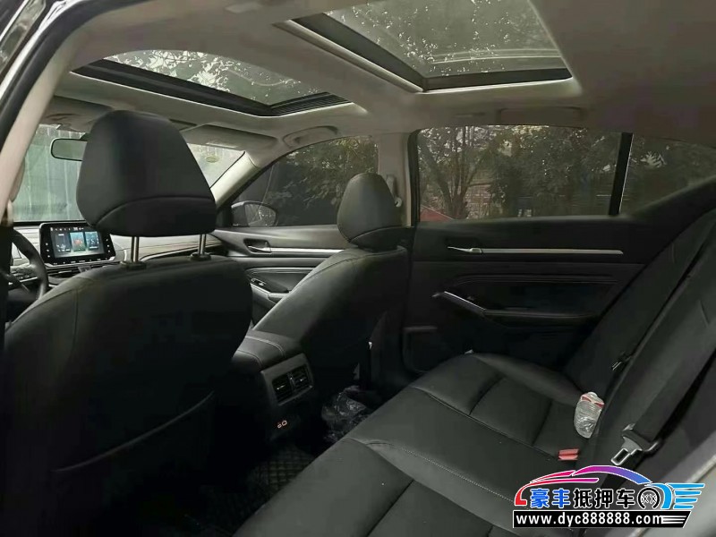 23年日产天籁轿车抵押车出售