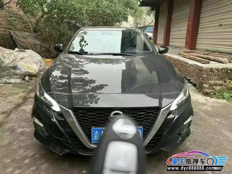 23年日产天籁轿车抵押车出售