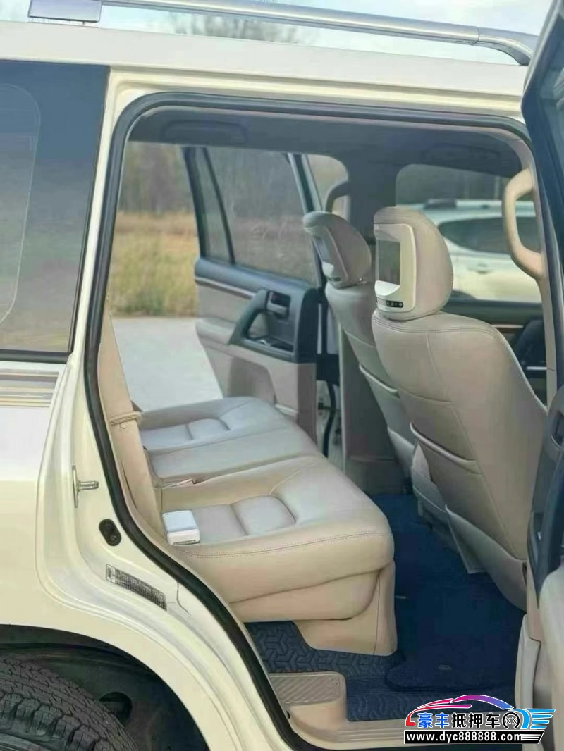 14年丰田兰德酷路泽（陆巡）轿车抵押车出售