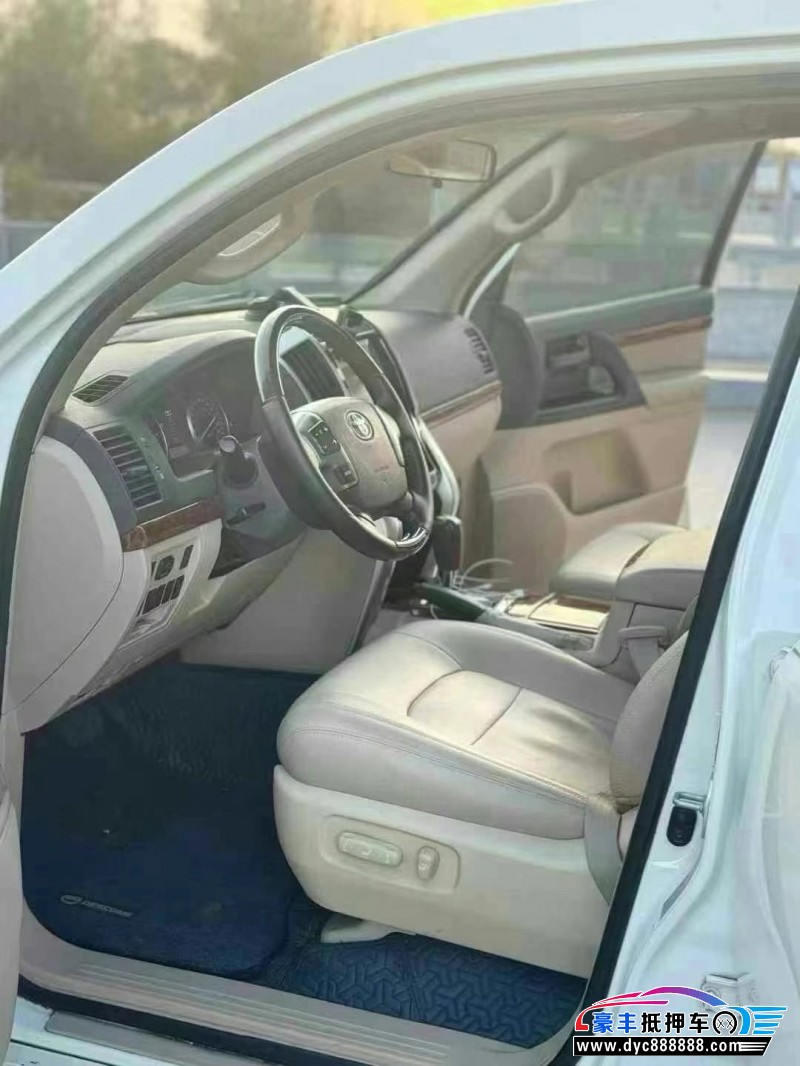 14年丰田兰德酷路泽（陆巡）轿车抵押车出售