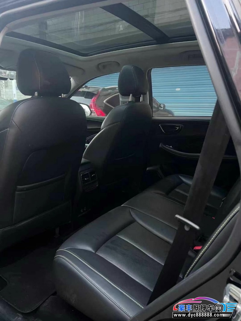 22年荣威ERX5轿车抵押车出售