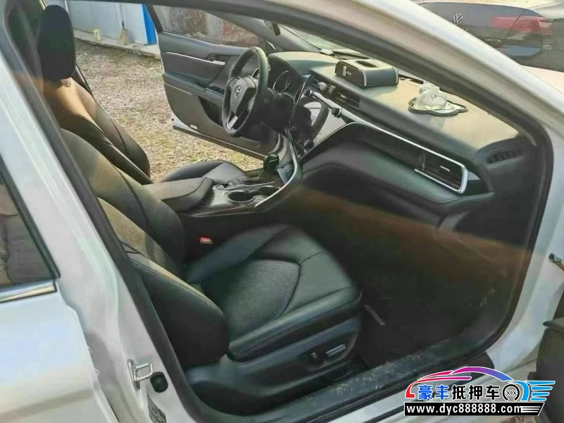 21年丰田凯美瑞轿车抵押车出售