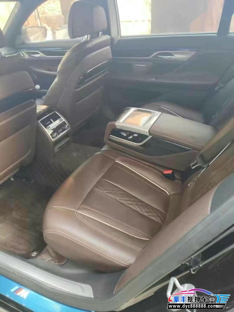 19年宝马7系轿车抵押车出售