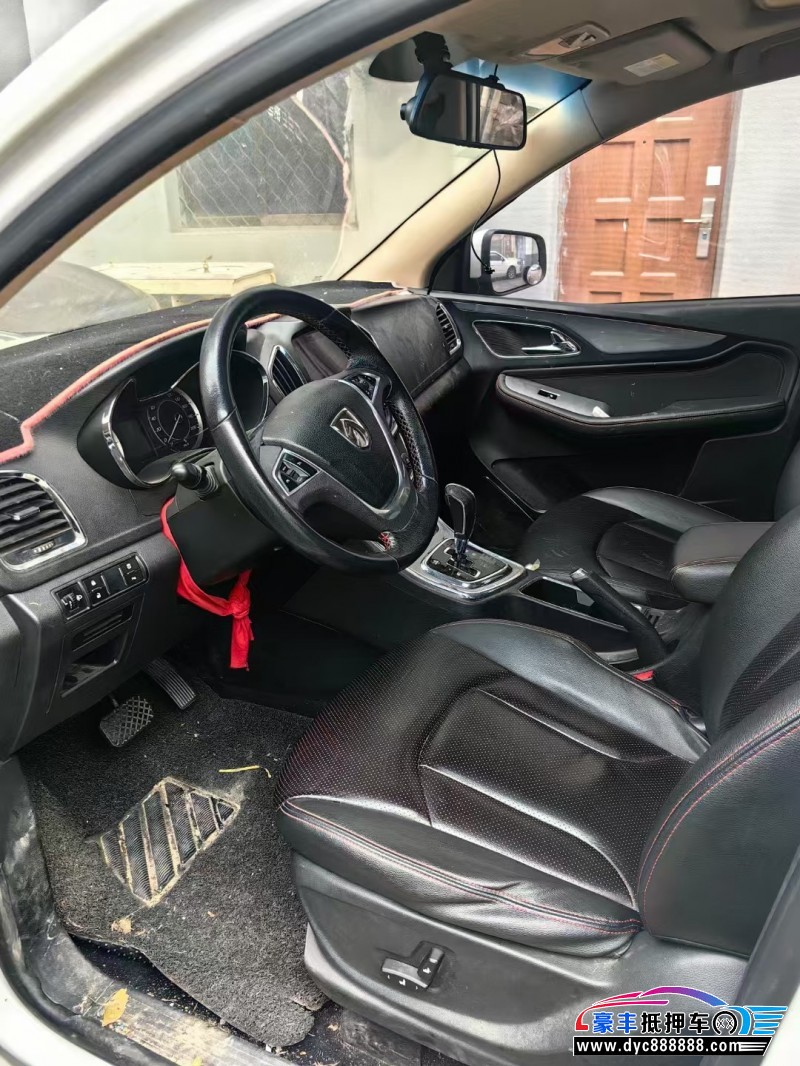 17年宝骏560轿车抵押车出售