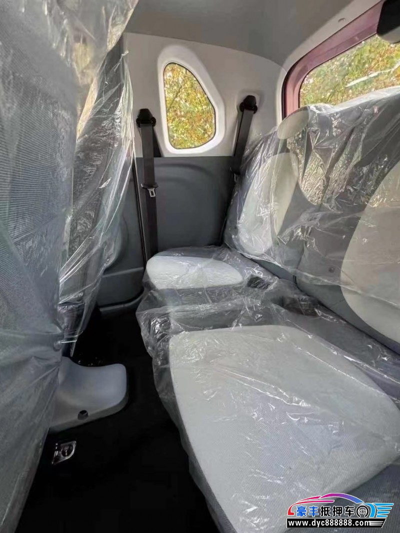 24年奔腾小马轿车抵押车出售