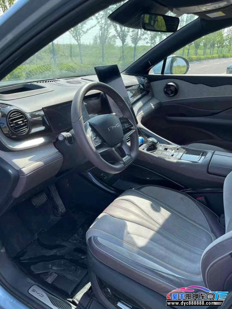 23年比亚迪护卫舰轿车抵押车出售