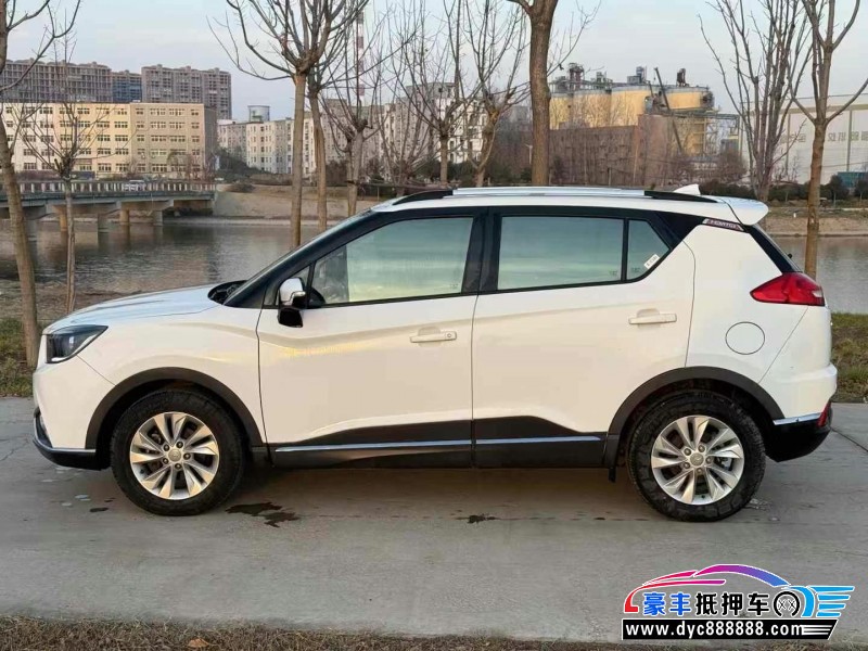 17年海马S5轿车抵押车出售