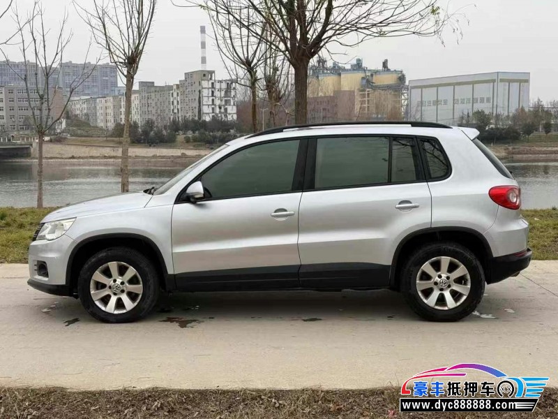 11年大众途观轿车抵押车出售