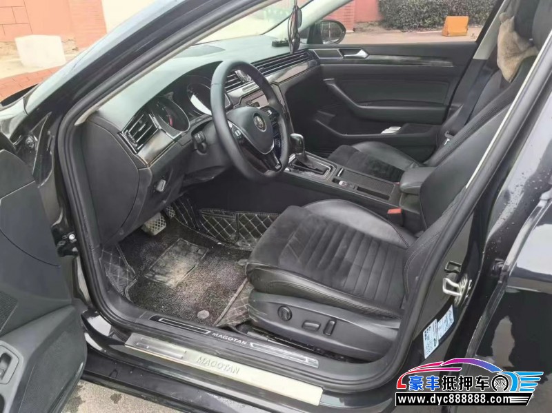 17年大众迈腾轿车抵押车出售