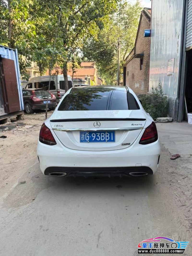 19年奔驰C轿车抵押车出售