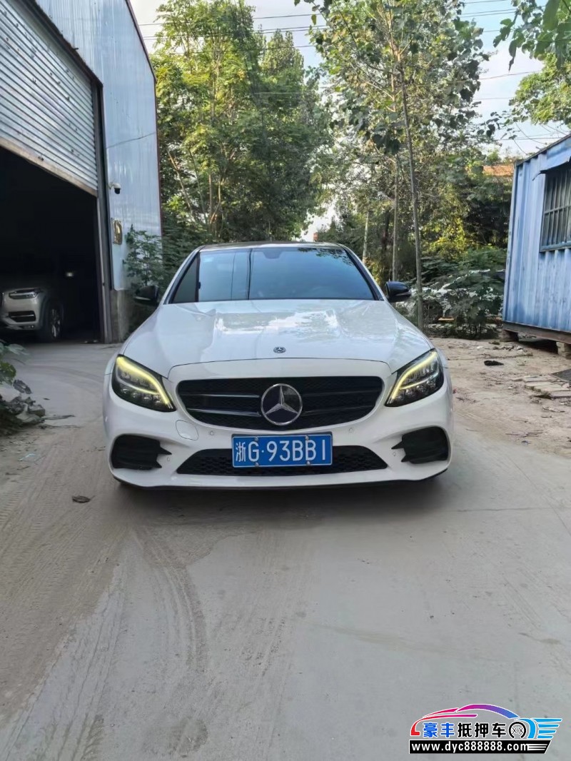 19年奔驰C轿车抵押车出售