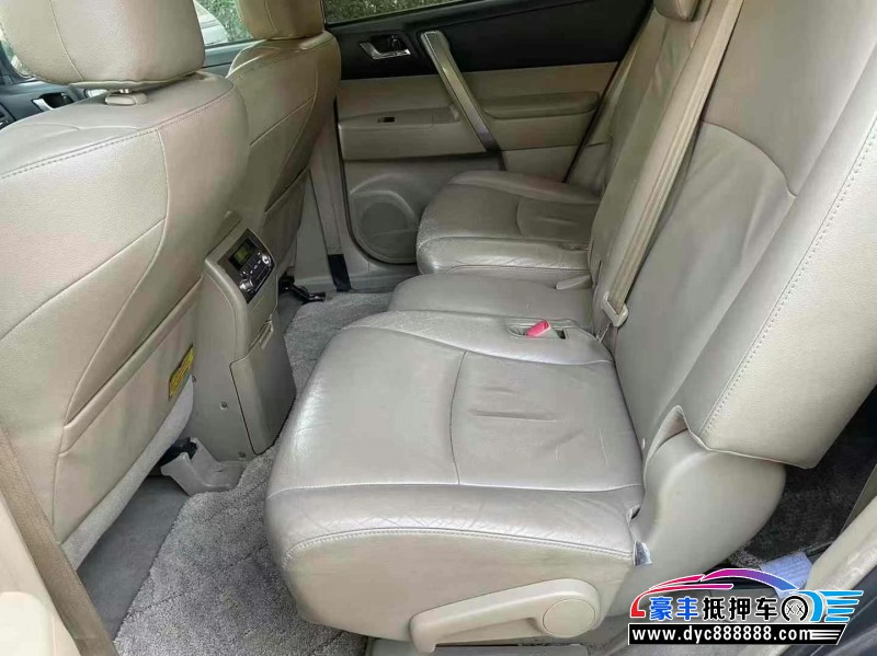 13年丰田汉兰达轿车抵押车出售