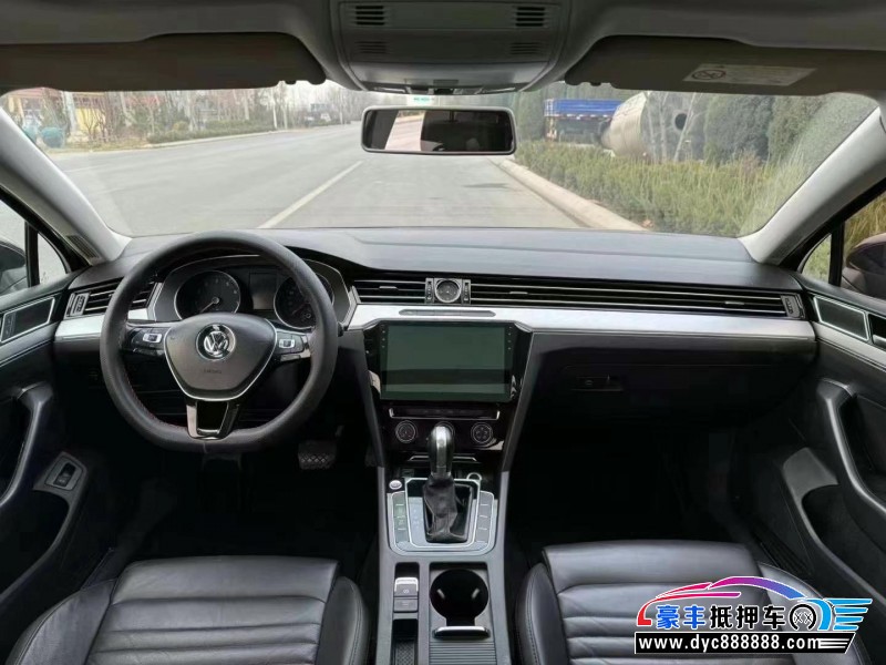 17年大众迈腾轿车抵押车出售