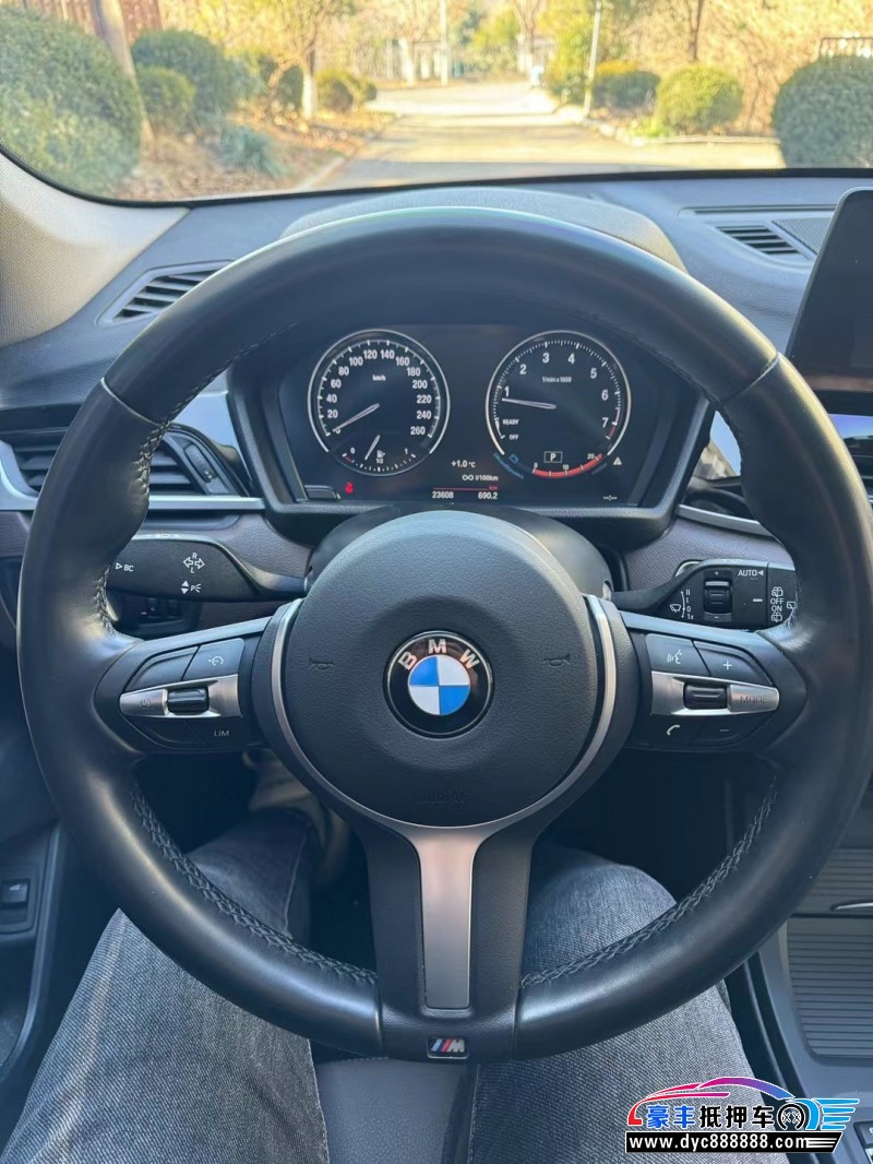 22年宝马X1轿车抵押车出售