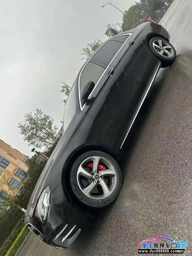 17年奔驰E轿车抵押车出售