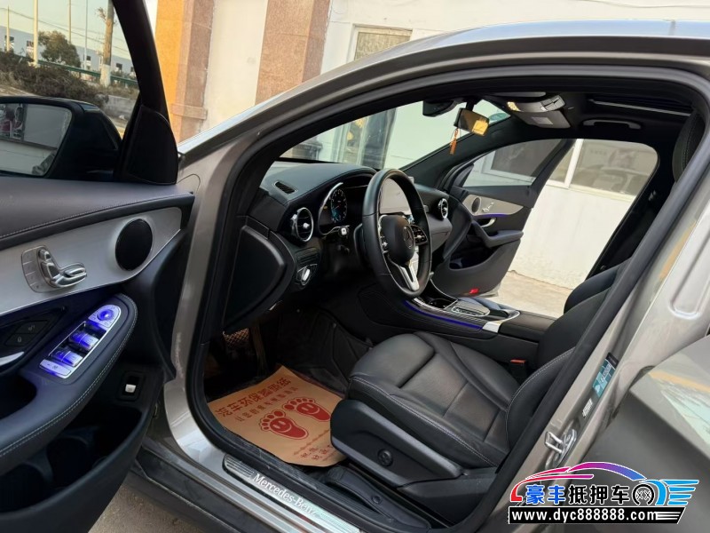 20年奔驰GLC轿车抵押车出售