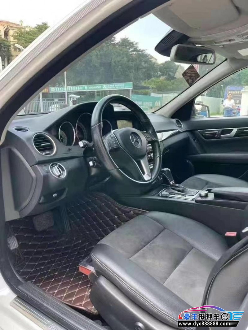 14年奔驰C轿车抵押车出售