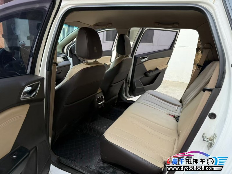 19年宝骏310轿车抵押车出售