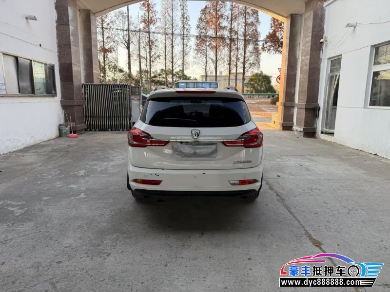 19年宝骏310轿车抵押车出售