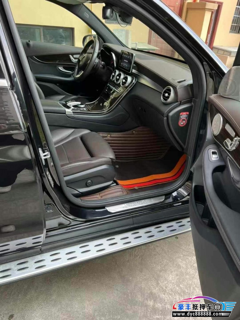 17年奔驰GLC轿车抵押车出售
