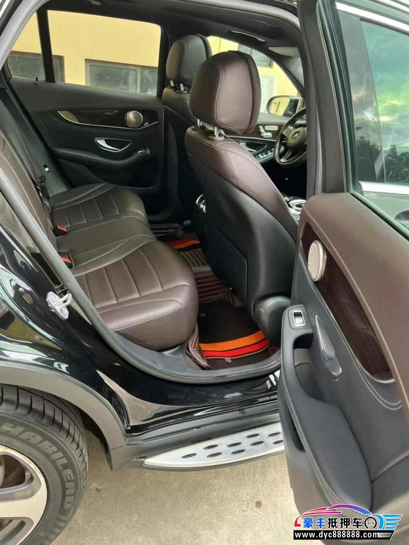 17年奔驰GLC轿车抵押车出售