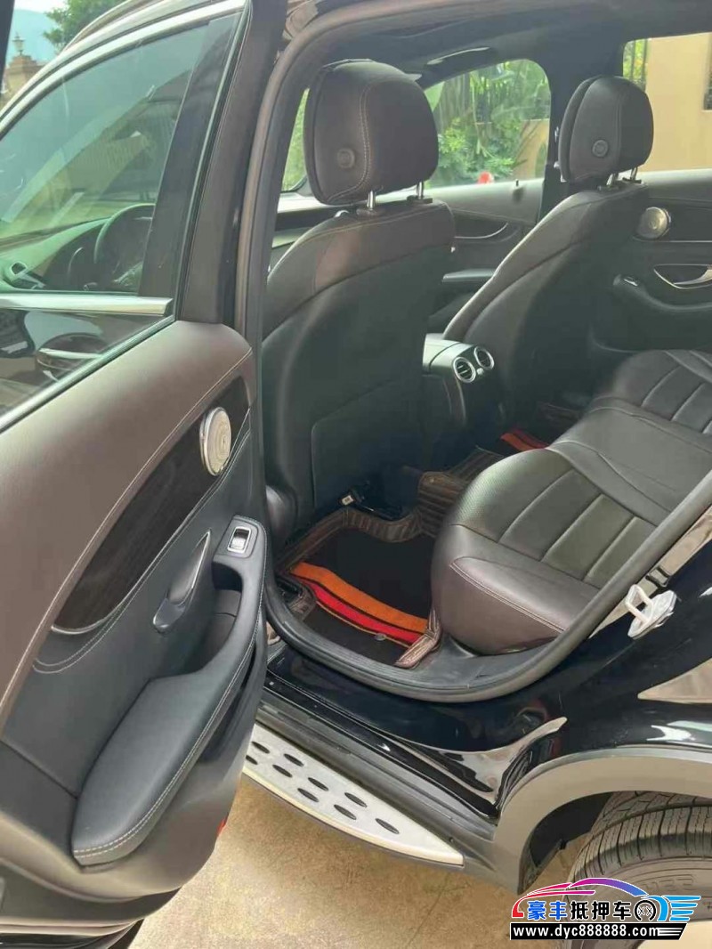 17年奔驰GLC轿车抵押车出售