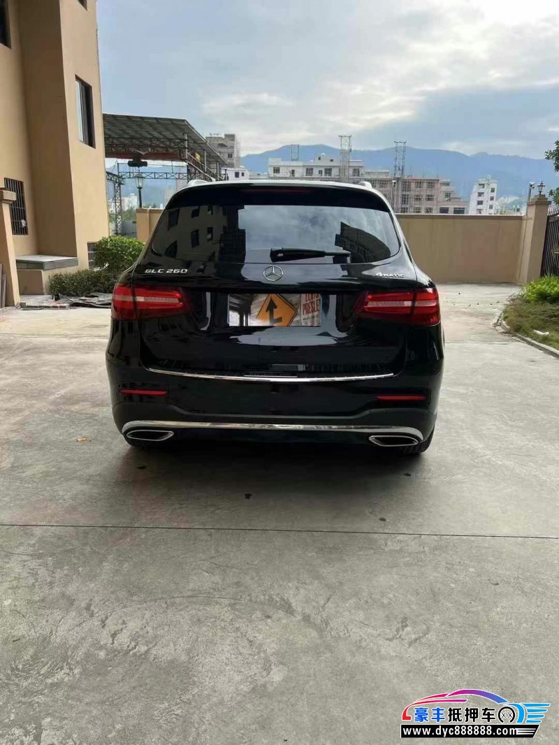 17年奔驰GLC轿车抵押车出售
