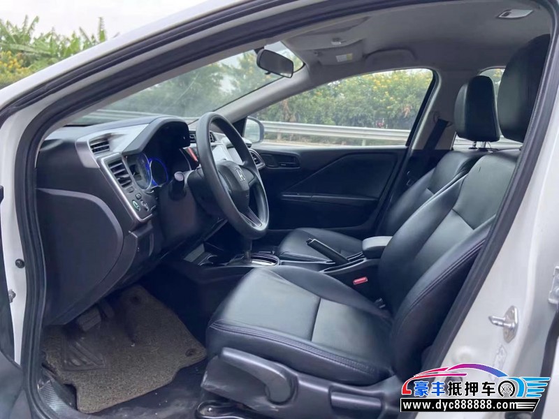 17年本田锋范轿车抵押车出售