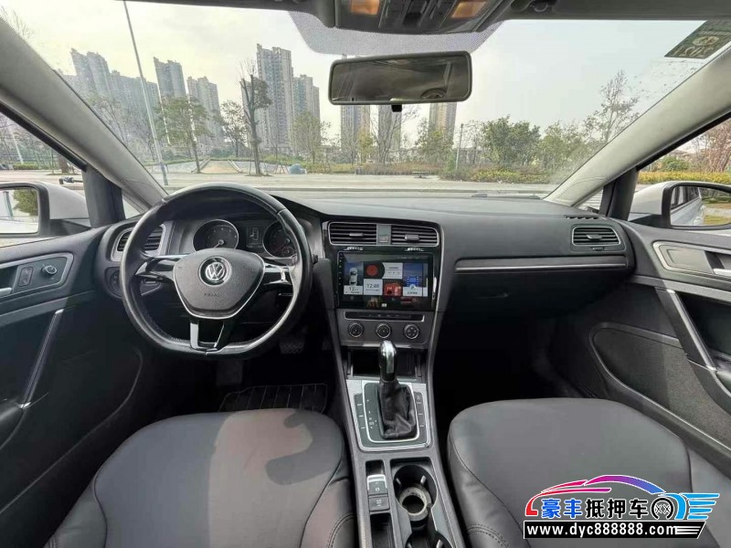 15年大众高尔夫轿车抵押车出售