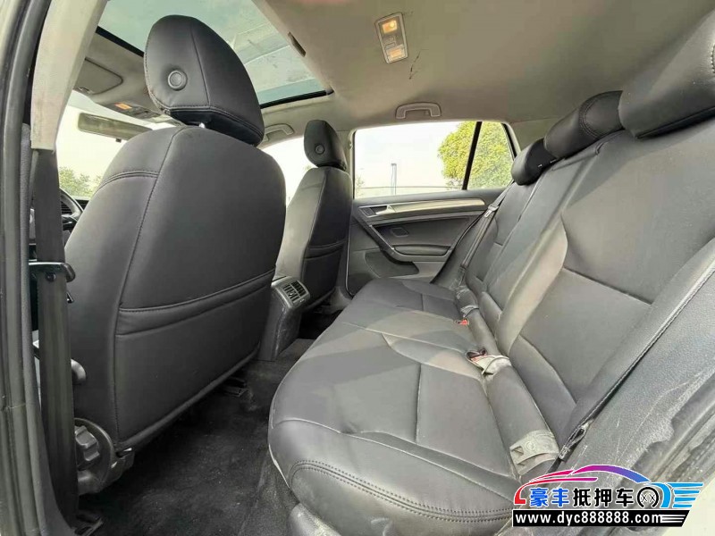 15年大众高尔夫轿车抵押车出售