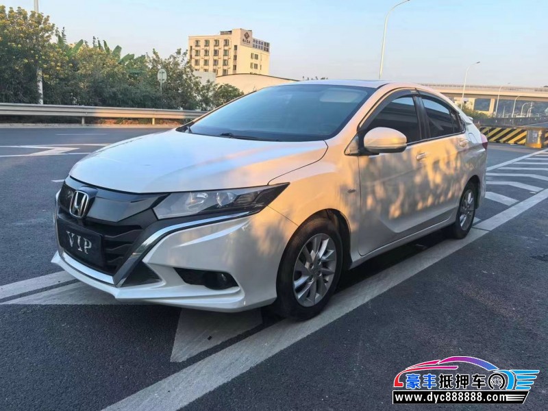 16年本田竞瑞轿车抵押车出售