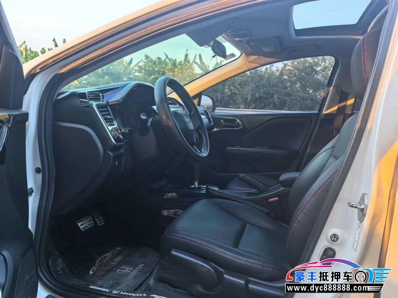 16年本田竞瑞轿车抵押车出售