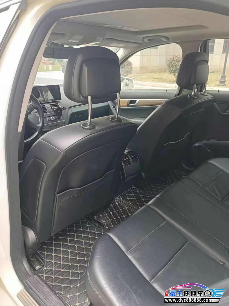 11年奔驰C轿车抵押车出售