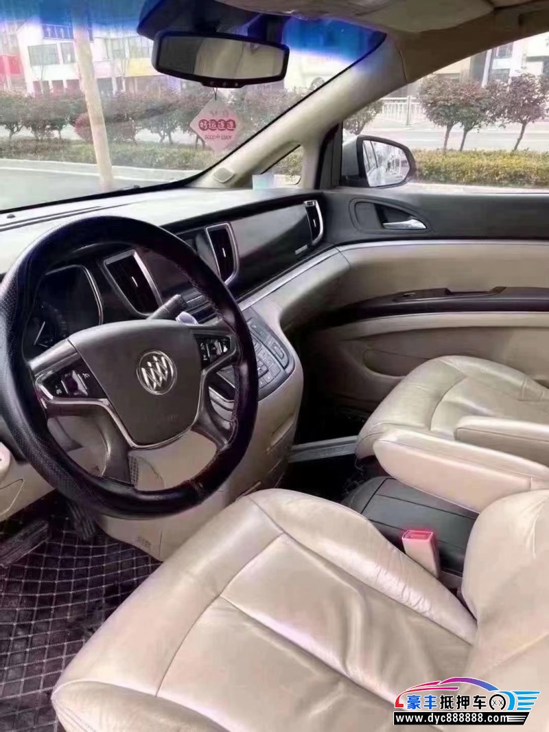 11年别克GL8轿车抵押车出售