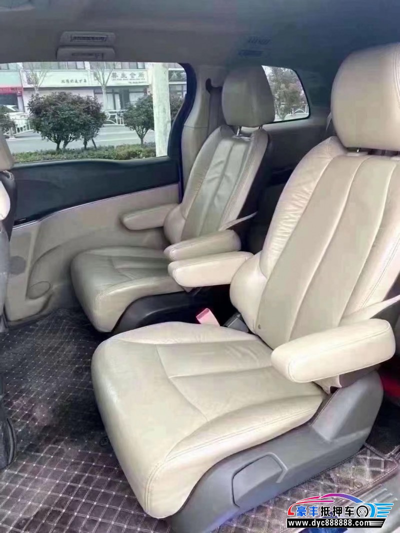 11年别克GL8轿车抵押车出售