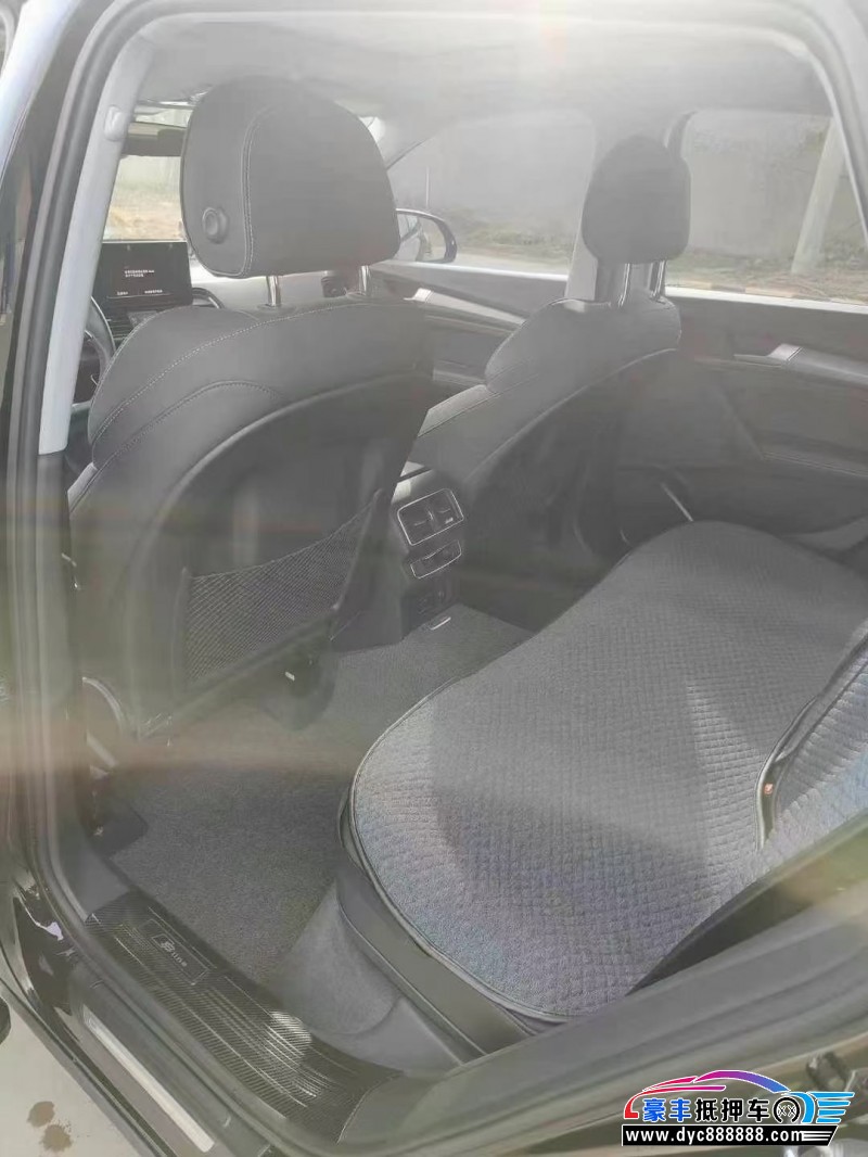 22年奥迪Q5轿车抵押车出售