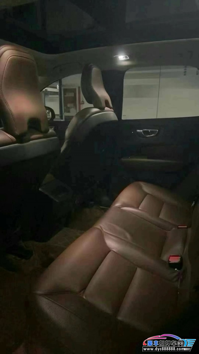 18年沃尔沃XC60轿车抵押车出售