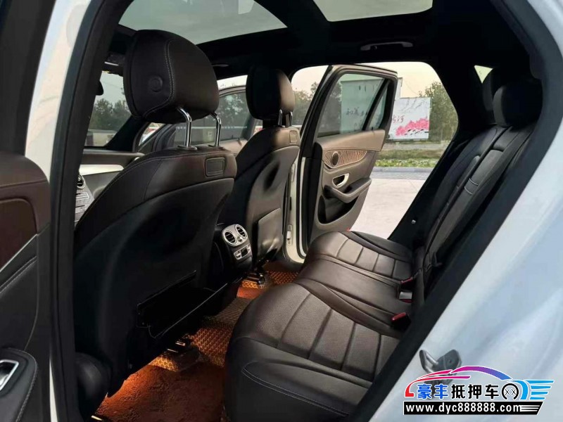 17年奔驰GLC轿车抵押车出售