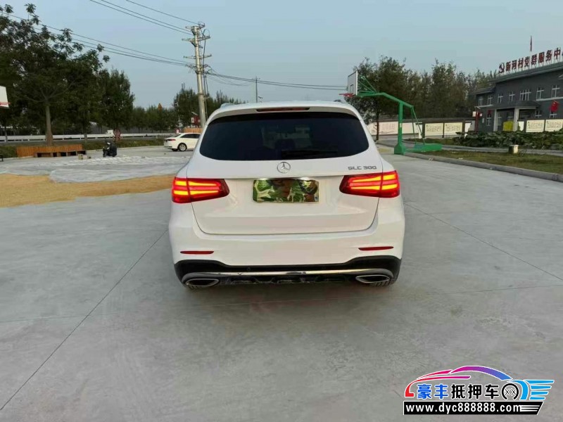 17年奔驰GLC轿车抵押车出售