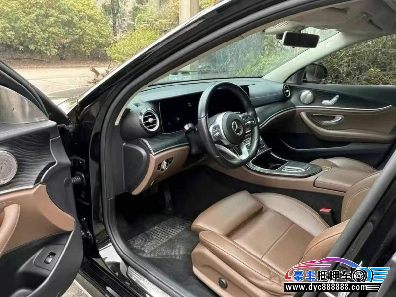 19年奔驰E轿车抵押车出售