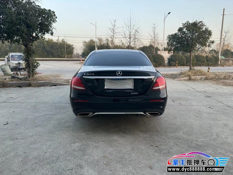 20年奔驰E轿车抵押车出售