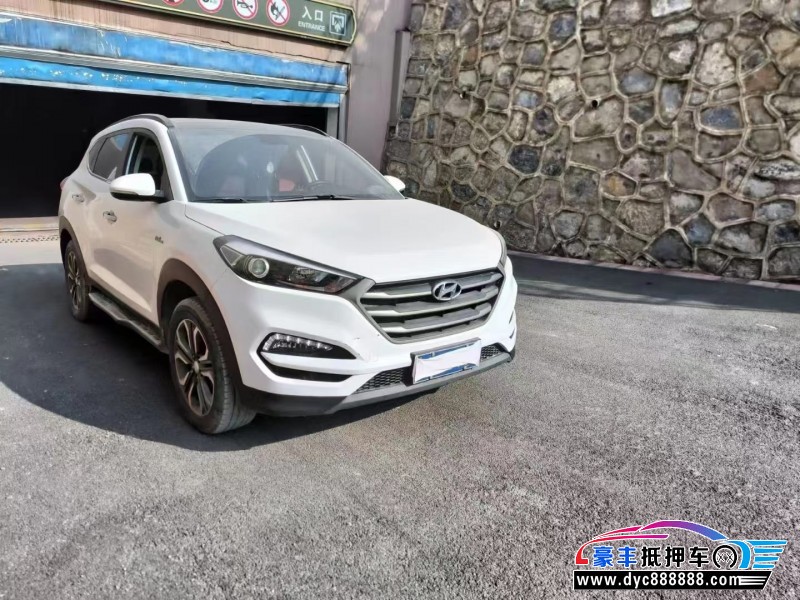 15年现代途胜轿车抵押车出售