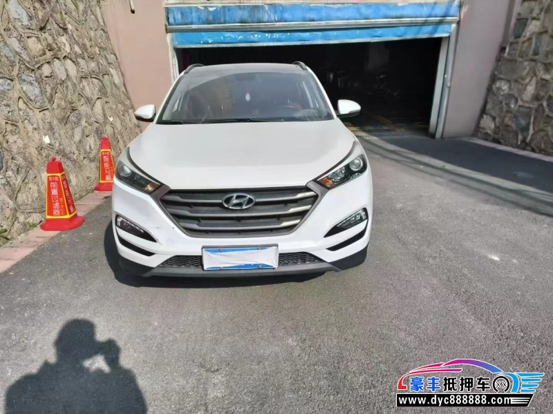 15年现代途胜轿车抵押车出售