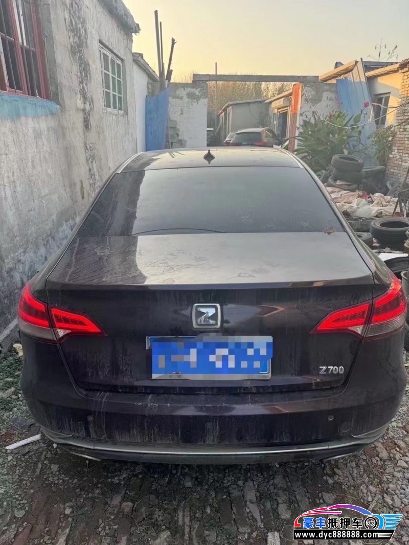 16年众泰Z700轿车抵押车出售