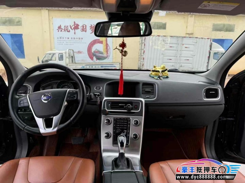 17年沃尔沃S60轿车抵押车出售