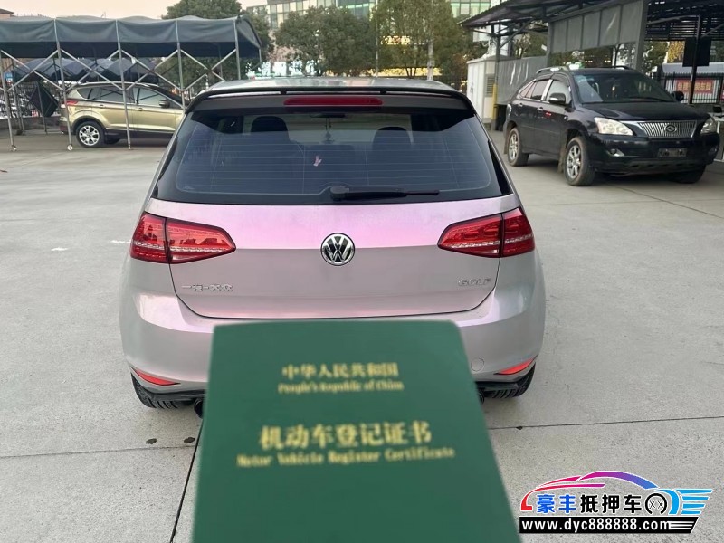 15年大众高尔夫轿车抵押车出售