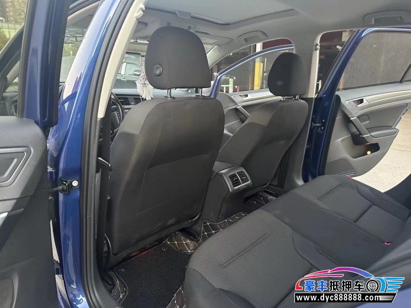 15年大众高尔夫轿车抵押车出售